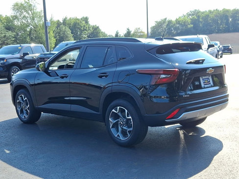 New 2025 Chevrolet Trax LT image 11