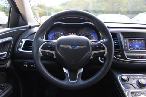 Used 2015 Chrysler 200 Limited image 35