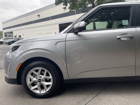 Used 2023 Kia Soul LX w/ Option Group 015 image 6