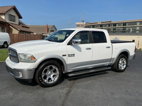 Used 2013 RAM 1500 Laramie w/ Convenience Group image 3