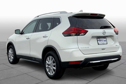 Used 2018 Nissan Rogue SV image 11