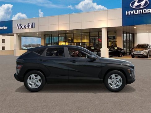 New 2025 Hyundai Kona SE image 7