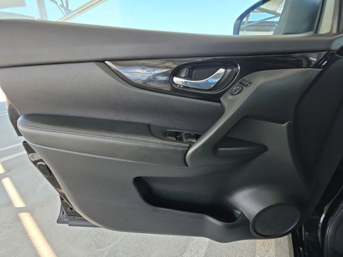 Used 2018 Nissan Rogue Sport SV image 21