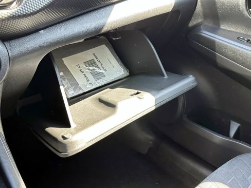 Certified 2022 Nissan Kicks SV image 28