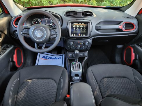 Used 2022 Jeep Renegade Latitude w/ Sun/Sound Group image 13