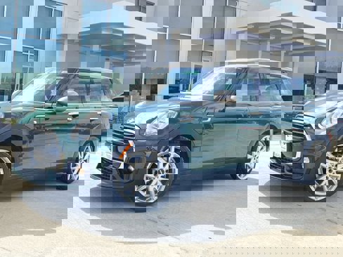 Used 2017 MINI Cooper Clubman image 1
