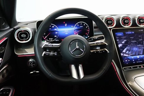 Used 2025 Mercedes-Benz C 300 4MATIC Sedan image 19