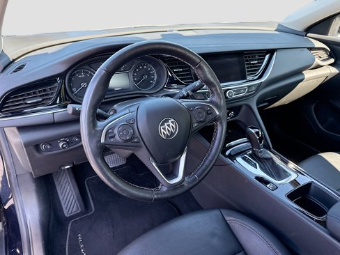 Used 2019 Buick Regal Essence w/ Driver Confidence Package I image 9