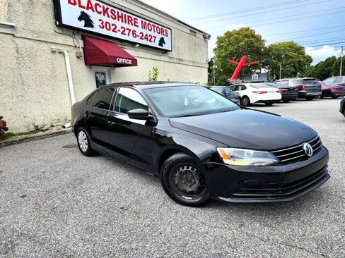 Used 2016 Volkswagen Jetta S image 2