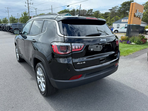 Used 2022 Jeep Compass Latitude image 6