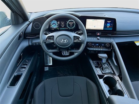 New 2025 Hyundai Elantra SEL image 21
