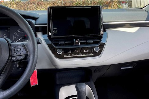 Used 2023 Toyota Corolla LE image 6