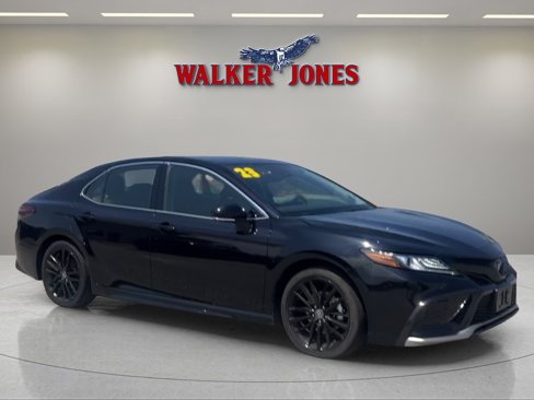 Used 2023 Toyota Camry XSE image 1