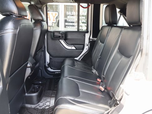 Used 2016 Jeep Wrangler Unlimited Rubicon image 23