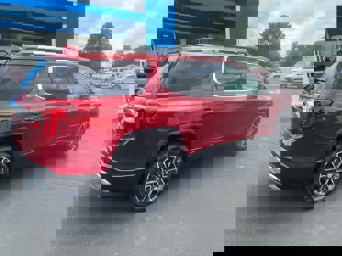 Used 2023 GMC Acadia SLT w/ Technology Package image 2