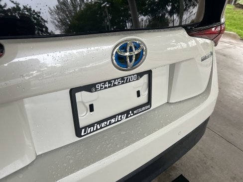 Used 2019 Toyota Prius L Eco image 17