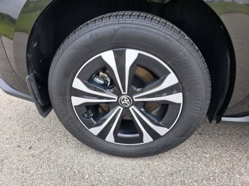 Used 2024 Toyota bZ4X XLE image 10
