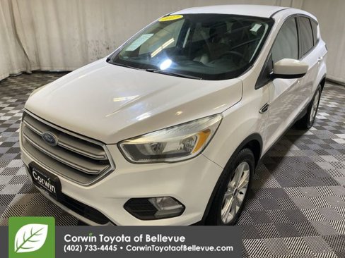 Used 2017 Ford Escape SE image 4