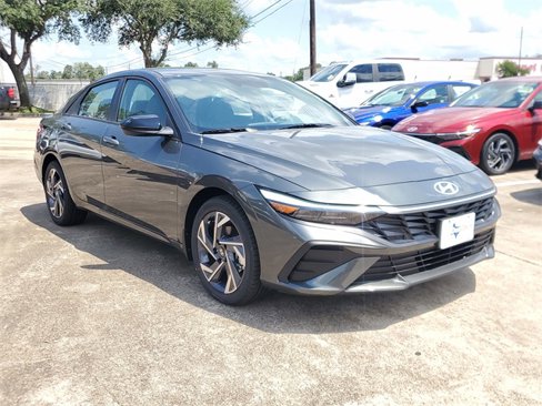 New 2025 Hyundai Elantra Sport image 2