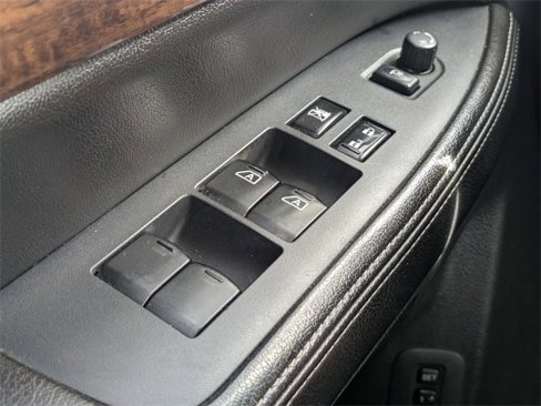 Used 2014 Nissan Armada Platinum w/ 2nd Row Captain Seat Package image 27