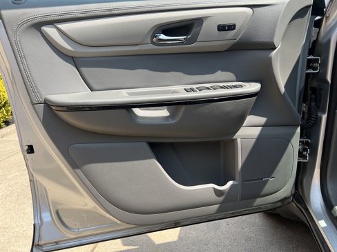 Used 2017 Chevrolet Traverse Premier image 15