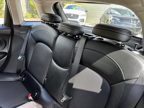 Used 2018 MINI Cooper 4-Door Hardtop image 27