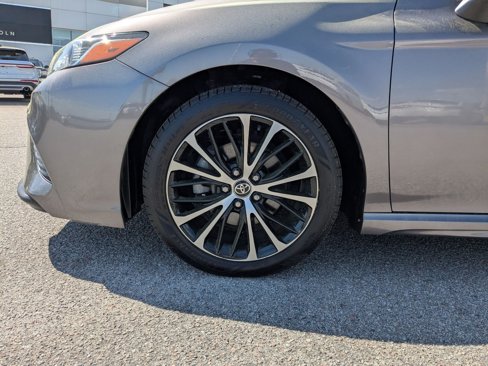 Used 2020 Toyota Camry SE w/ Cold Weather Package image 10