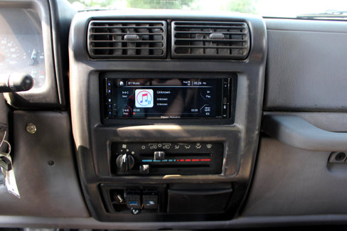Used 1997 Jeep Wrangler SE image 19