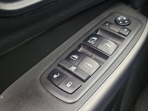 Used 2019 Jeep Cherokee Latitude w/ Popular Appearance Group image 27