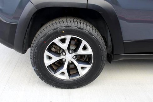 Used 2017 Jeep Cherokee Trailhawk image 37