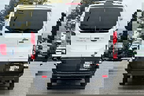 Used 2017 Ford Transit 350 XLT image 5