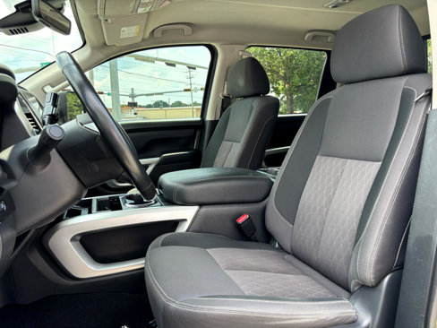 Used 2023 Nissan Titan SV w/ SV Utility Package image 23