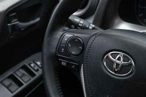Used 2018 Toyota RAV4 XLE image 25