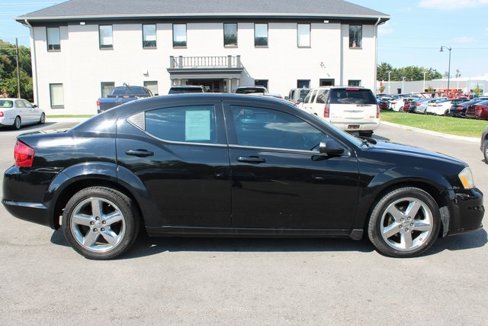 Used 2013 Dodge Avenger SE image 6