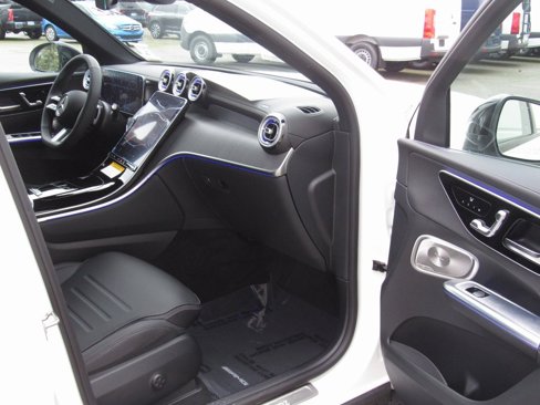 Certified 2025 Mercedes-Benz GLC 300 4MATIC image 18