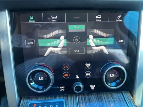 Used 2018 Land Rover Range Rover HSE image 17