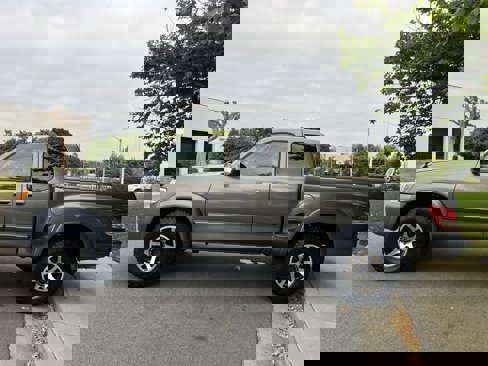 Used 2004 Toyota Tundra SR5 w/ SR5 Extra Value Pkg image 8