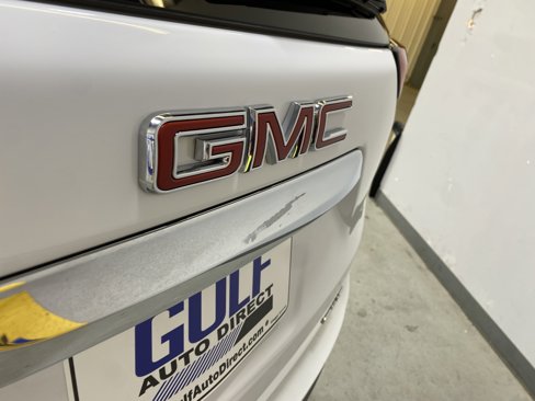 Used 2024 GMC Terrain SLT image 17
