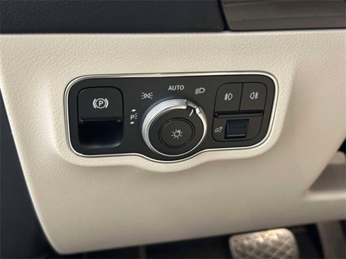 Certified 2022 Mercedes-Benz GLA 250 4MATIC image 18