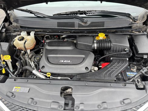 Used 2017 Chrysler Pacifica Touring image 35