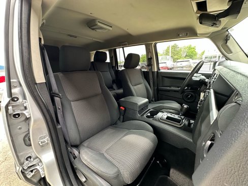 Used 2008 Jeep Commander Sport image 23