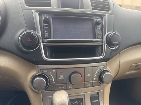 Used 2013 Toyota Highlander Plus image 21