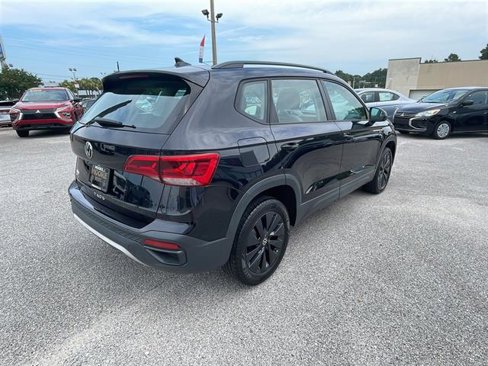 Certified 2022 Volkswagen Taos S image 6