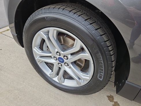 Used 2018 Ford Edge Titanium image 9