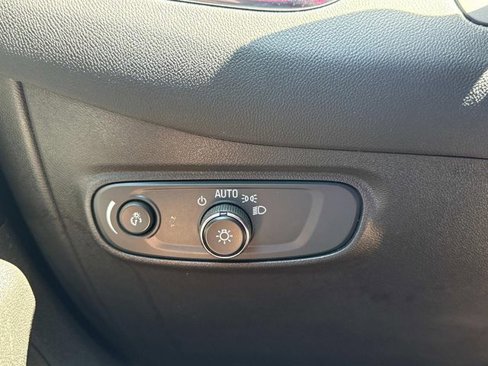 Used 2023 Chevrolet Equinox LT image 32