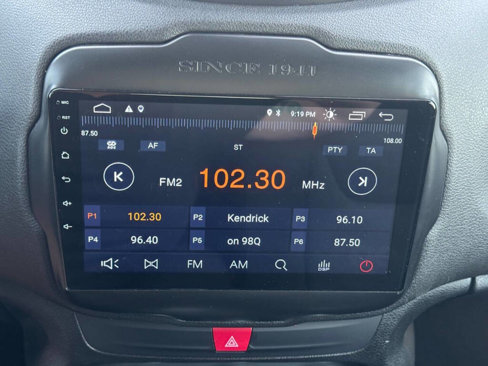 Used 2017 Jeep Renegade Latitude image 9