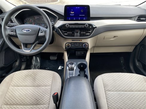 Used 2022 Ford Escape SE w/ SE Sport Appearance Package image 13