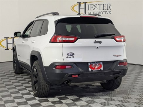 Used 2018 Jeep Cherokee Trailhawk w/ Comfort/Convenience Group image 5