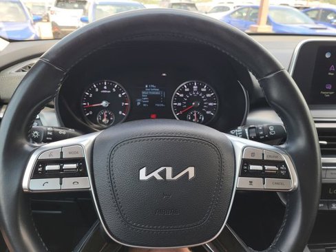Used 2022 Kia Telluride LX image 29
