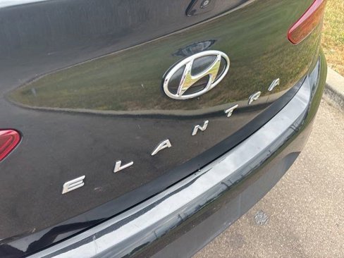 Used 2020 Hyundai Elantra SE image 43